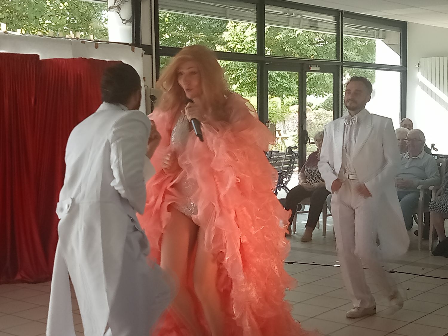 Spectacle de Maude aux Charmilles  